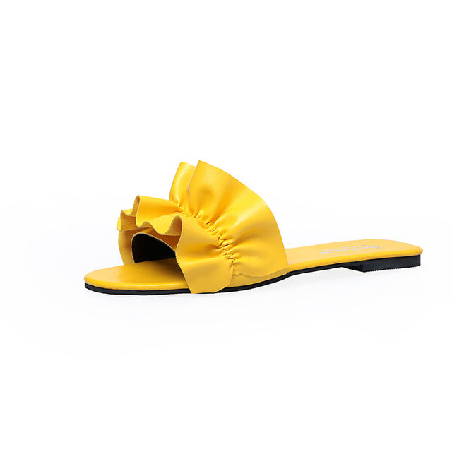 The summer fashion vacation sandals.