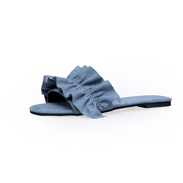 The summer fashion vacation sandals.