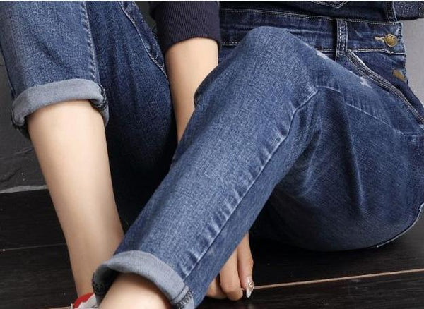 The  loose trousers high waist suspenders jeans