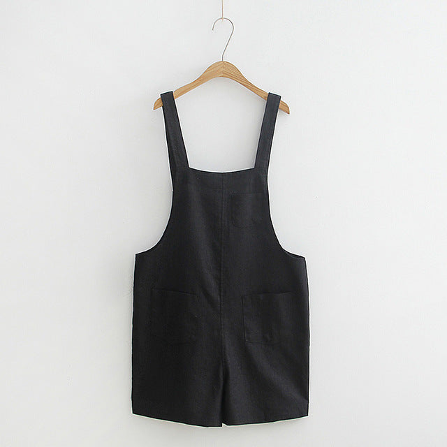 The mustard dungarees overallshorts.